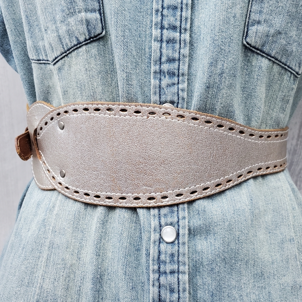 Silver Metallic Leather Belt with Cutouts by Linea Pelle - Picture 4 of 15